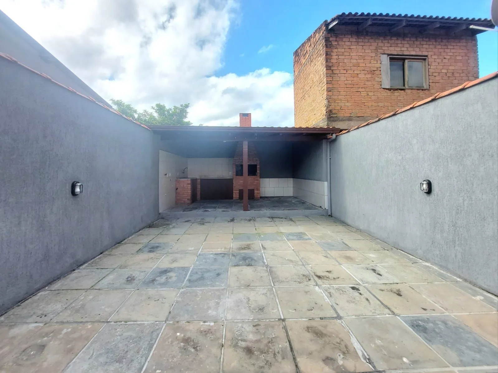 Imagem Casa mobiliada dois dormitórios e vaga no bairro Hipica.