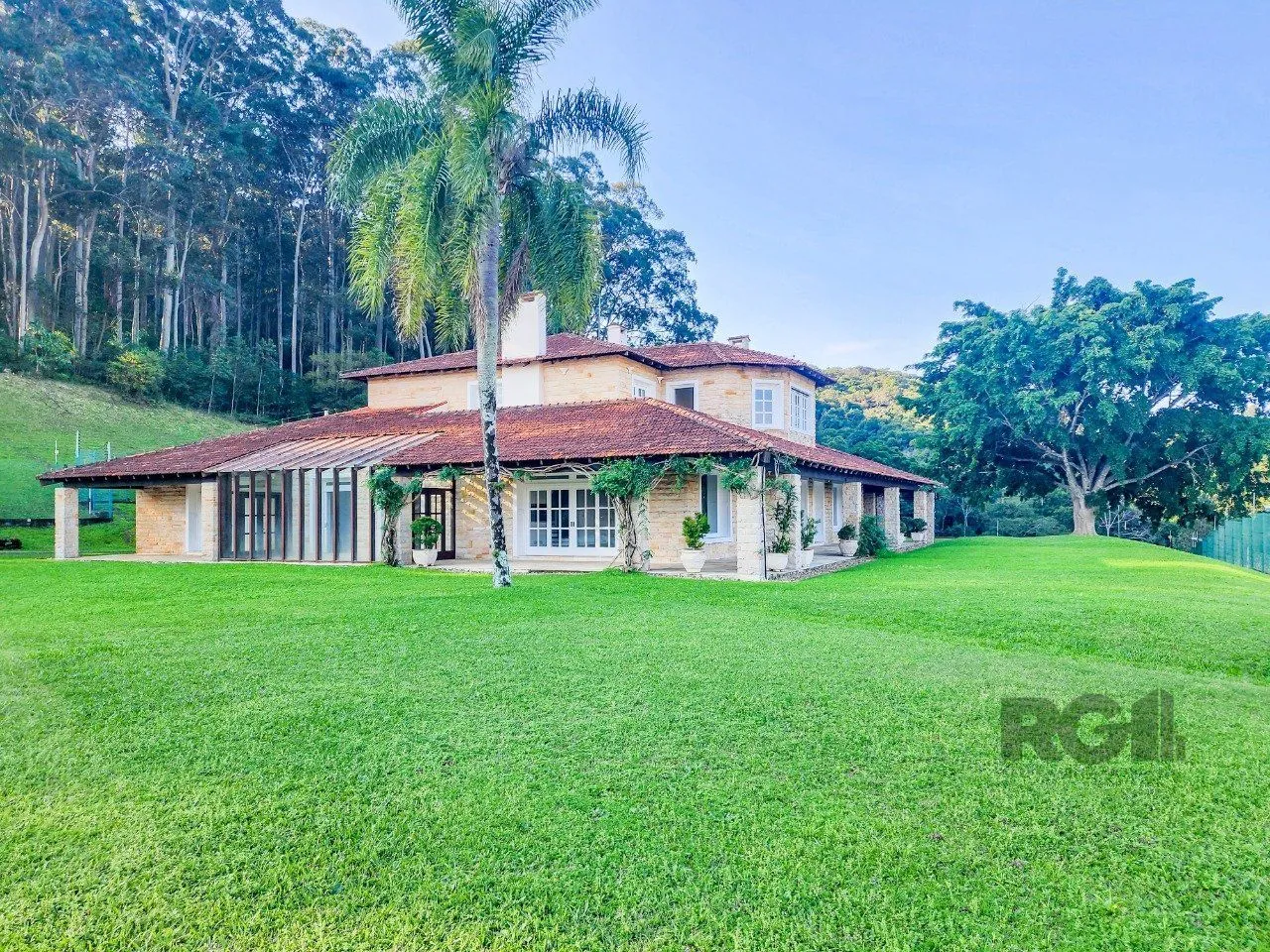 Imagem Casa de Fazenda com 1.318m²