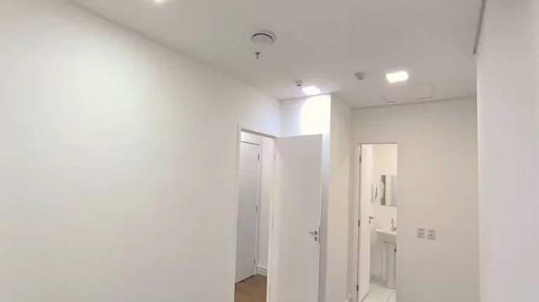 Imagem SALA COMERCIAL DE 53M² PARA LOCAÇÃO, COM 2 BANHEIROS, 1 VAGA - ED. GOLDEN OFFICE - EM JUNDIAÍ SP