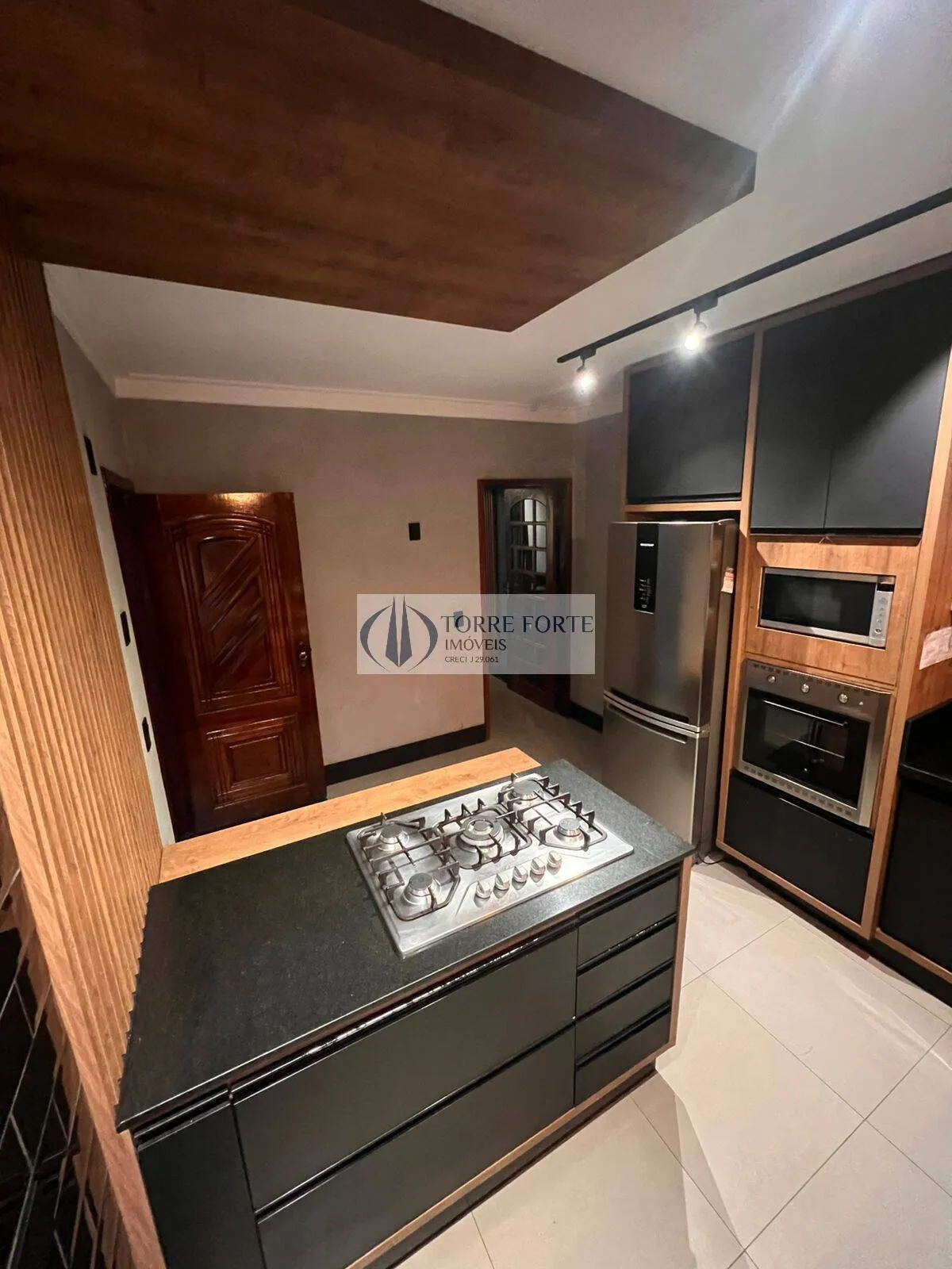 Imagem Linda casa estilo sobrado com 3 dormitórios e 3 vagas na Vila Salete