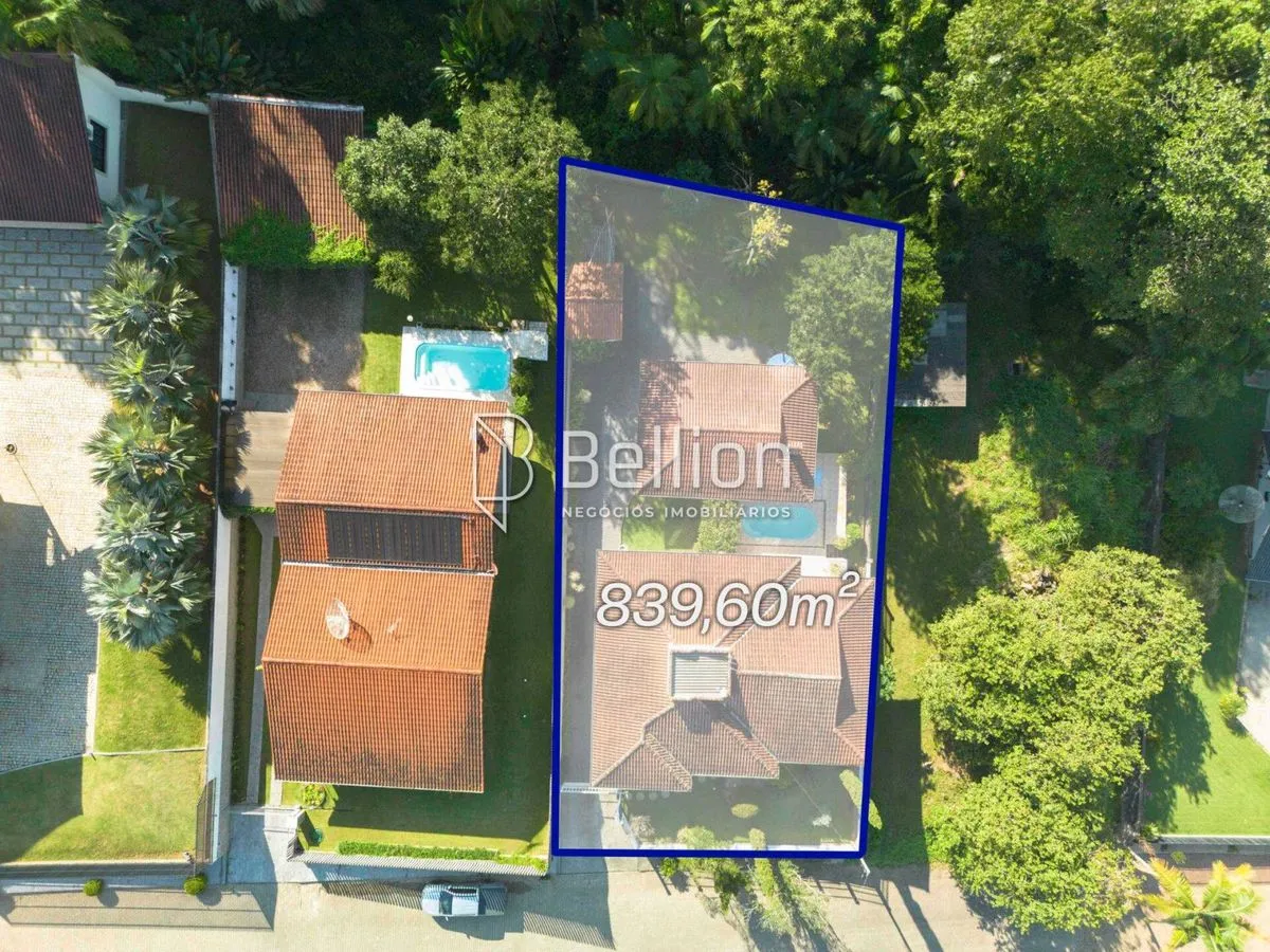Imagem Casa semi mobiliada, com amplo terreno e piscina no Centro de Rio dos Cedros