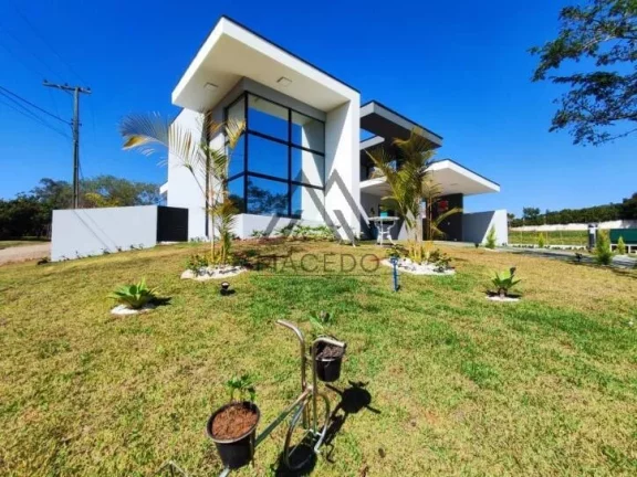 Imagem Casa Mobiliada com 3 suítes e Piscina Aquecida - Ninho Verde I
