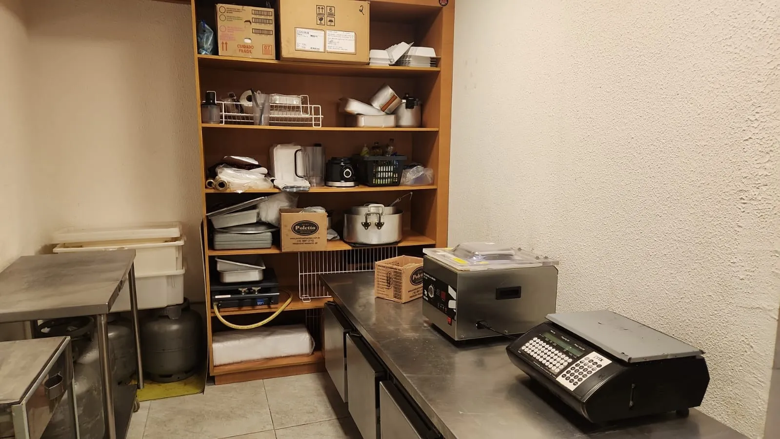 Imagem Ponto Comercial Raridade Carnívora: Uma Jornada Sensorial na Boutique de Carne Espetacular em Santos