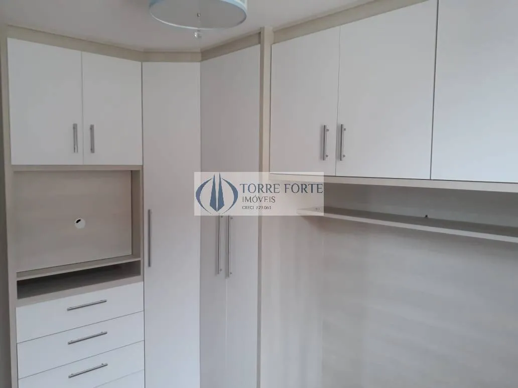 Imagem Apartamento com 2 dormitorios 1 vaga , varanda na Vila Guilhermina .