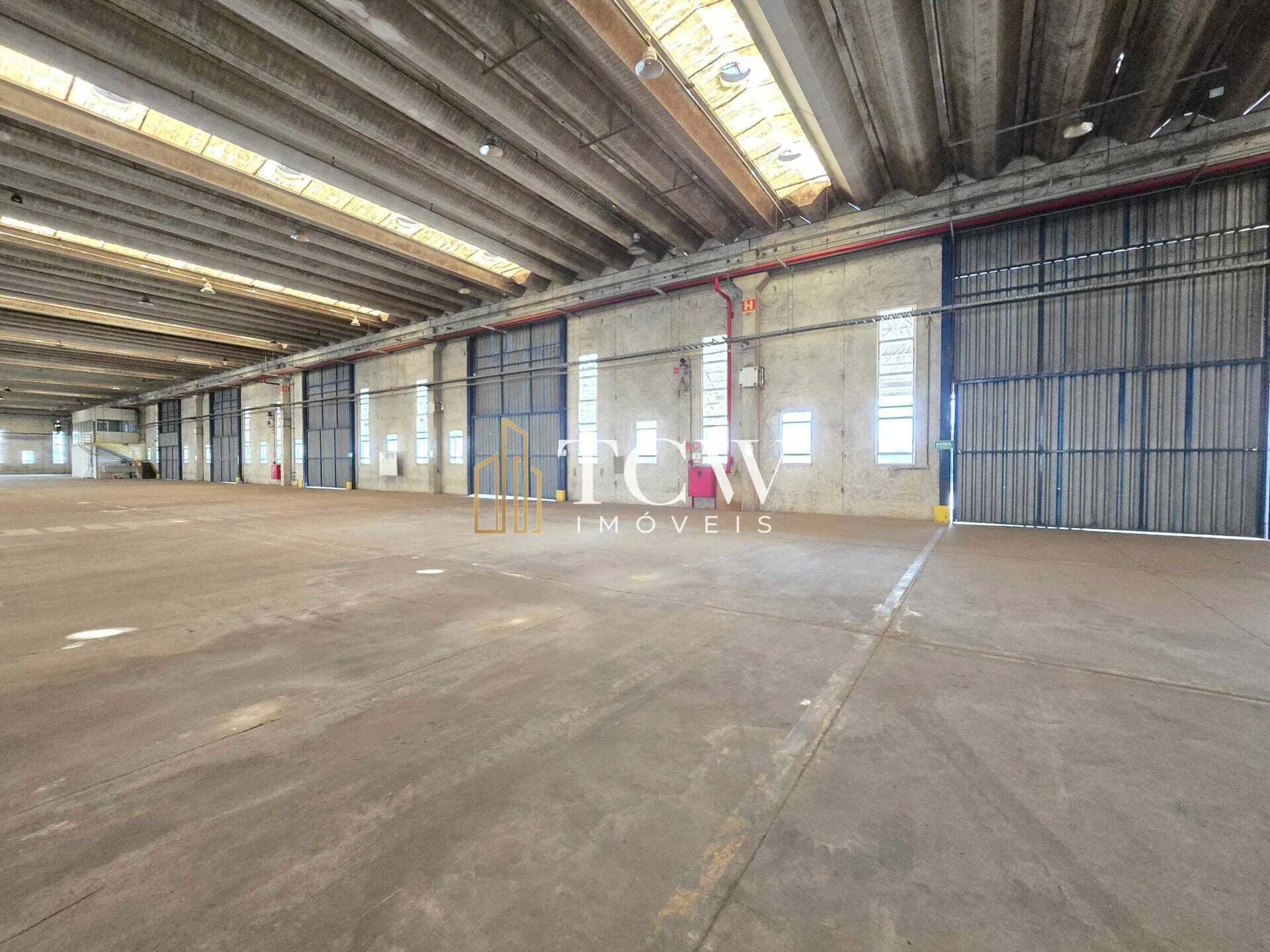 Imagem Galpão Logístico e Industrial com 22 docas para Locação em Suzano/SP | 13.320 m2