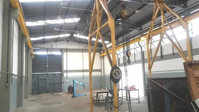 Imagem Imóvel Industrial com 2 Galpões