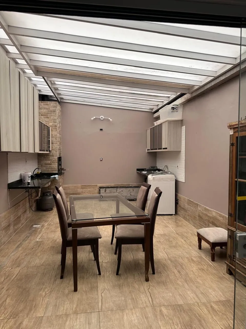 Imagem Sobrado localizado no bairro Mato Grande, c/2 dormitórios, living, cozinha e um aconchegante espaço gourmet c/ churrasqueira para reunir familia e amigos.