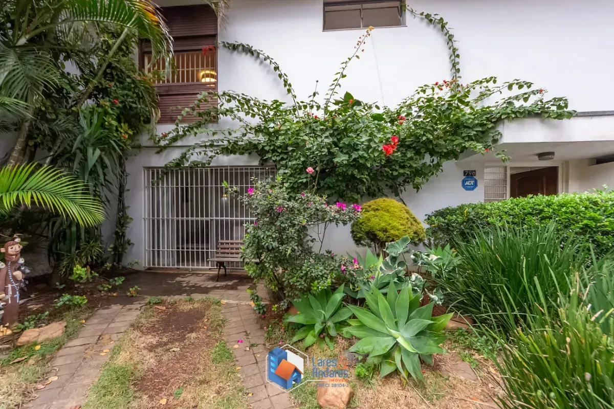 Imagem Sobrado para venda em Jardim Aeroporto com 3 quartos, sendo 1 suíte, 162m²