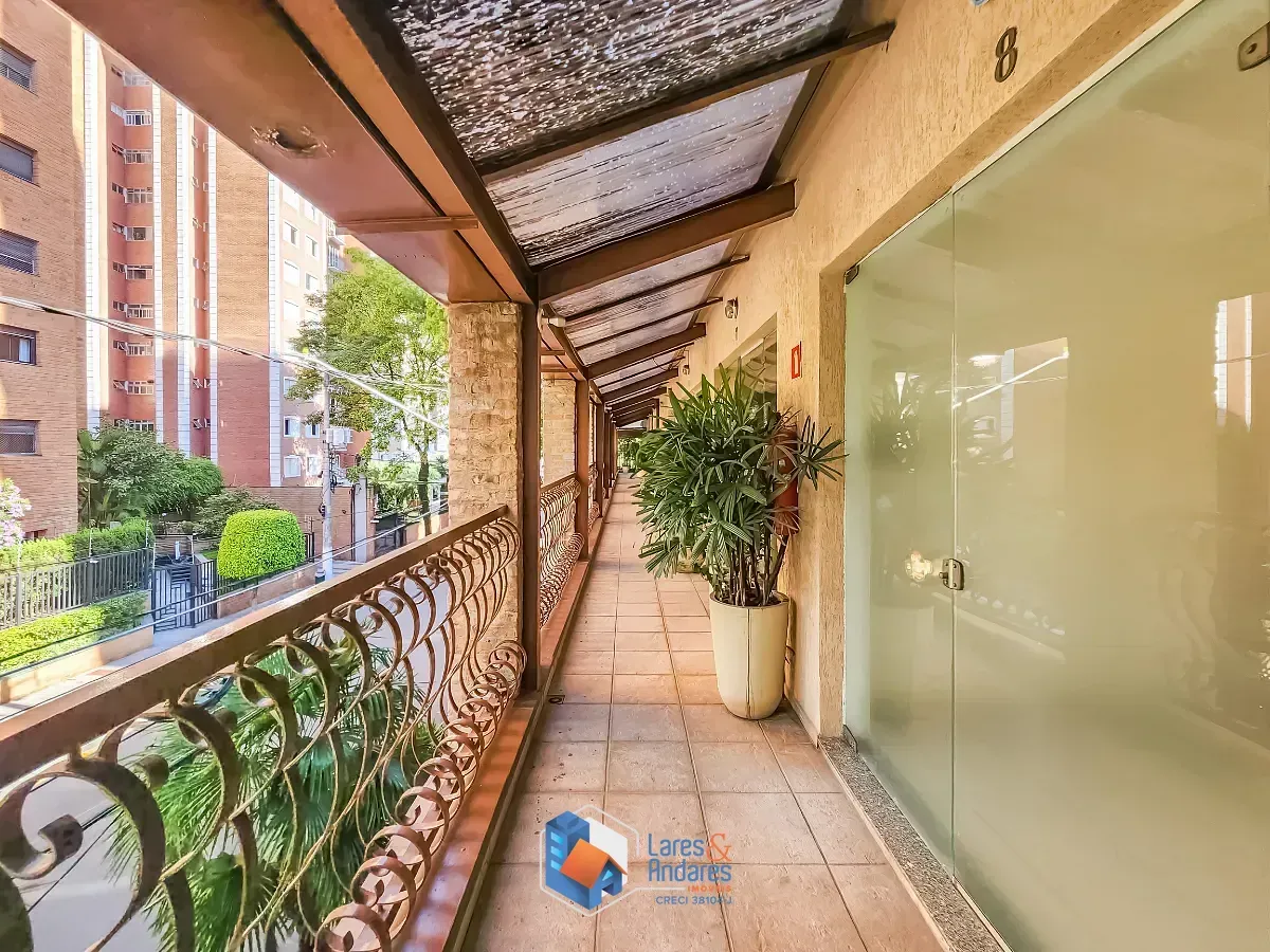 Imagem Conjunto comercial para venda em Vila Uberabinha, 675m²