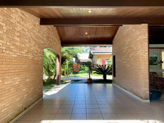 Imagem Sobrado com 5 suítes à venda, 370 m² por R$ 5.200.000 - Praia do Lázaro - Ubatuba/SP