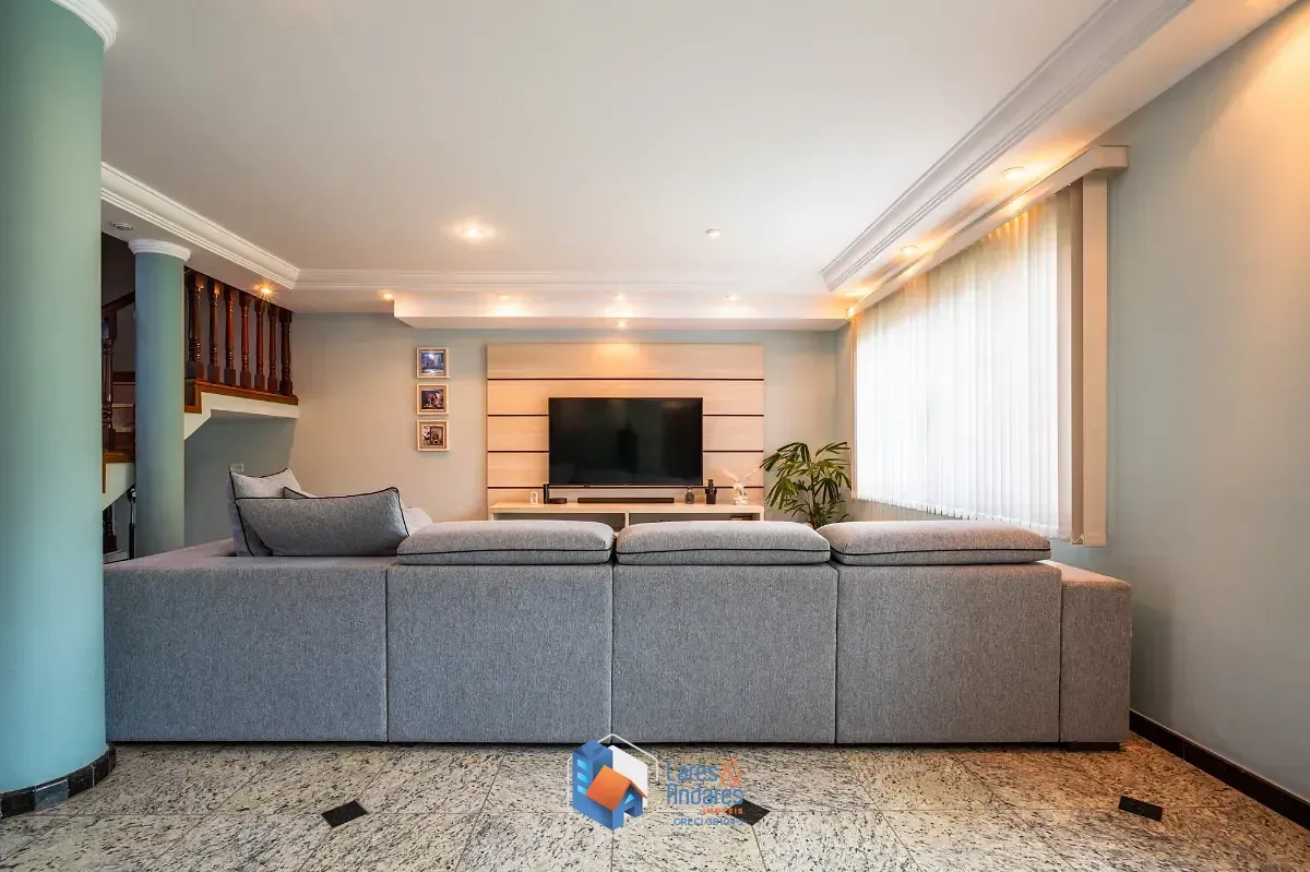 Imagem Sobrado para venda em Vila Esperança com 4 quartos, sendo 1 suíte, 328m²