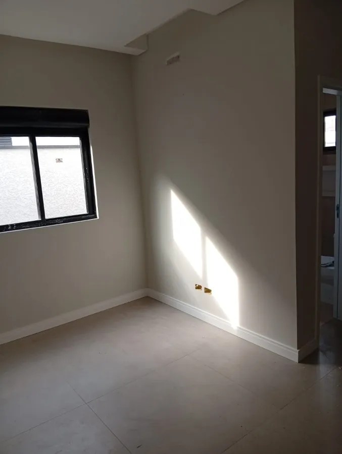 Imagem Casa para Venda em São José dos Pinhais, Cidade jardim, 3 dormitórios, 1 suíte, 2 banheiros, 4 vagas