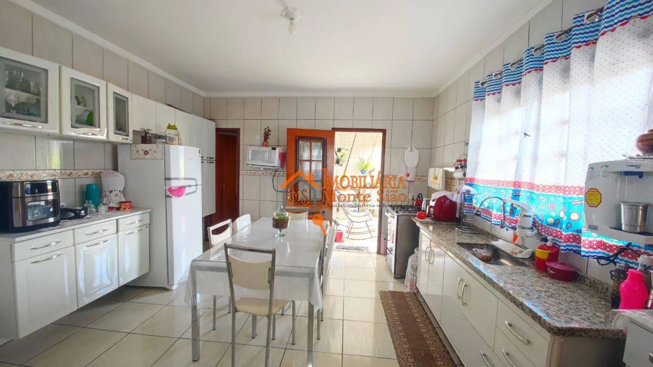 Imagem Sobrado com 3 dormitórios à venda, 250 m² por R$ 599.900,00 - Jardim São Domingos - Guarulhos/SP