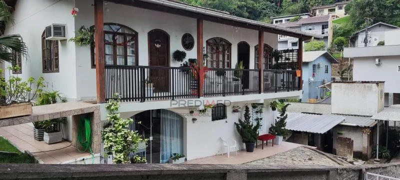 Imagem Casa 4 dormitórios 130m² 2 vagas Do Salto Blumenau/SC