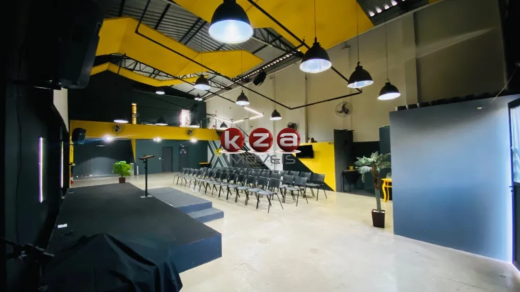 Imagem Barracão Comercial para Locação em Valinhos-SP, Parque dos Cocais: 2 Salas, 3 Banheiros, 2 Vagas e 300m². Venha conferir!