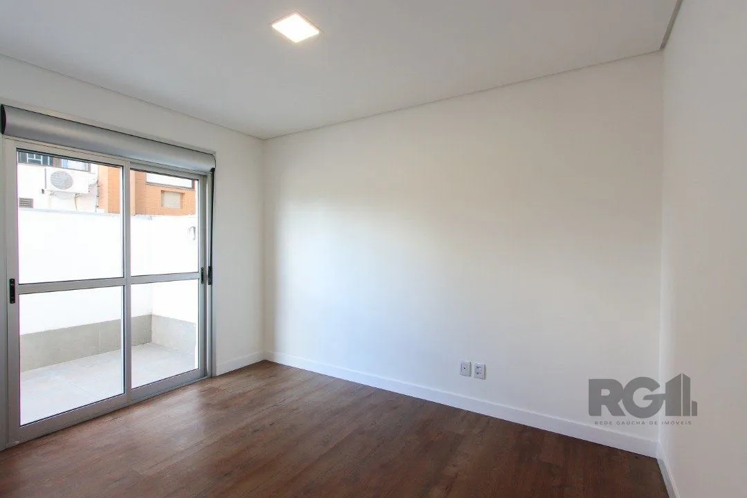 Imagem Apartamento em Porto Alegre no Bairro Petrópolis, de 2 quartos, GARDEN , semi mobiliado