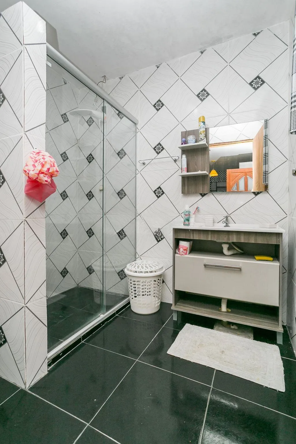 Imagem Casa de 2 dormitórios à venda Bairro no Vila Nova - Porto Alegre