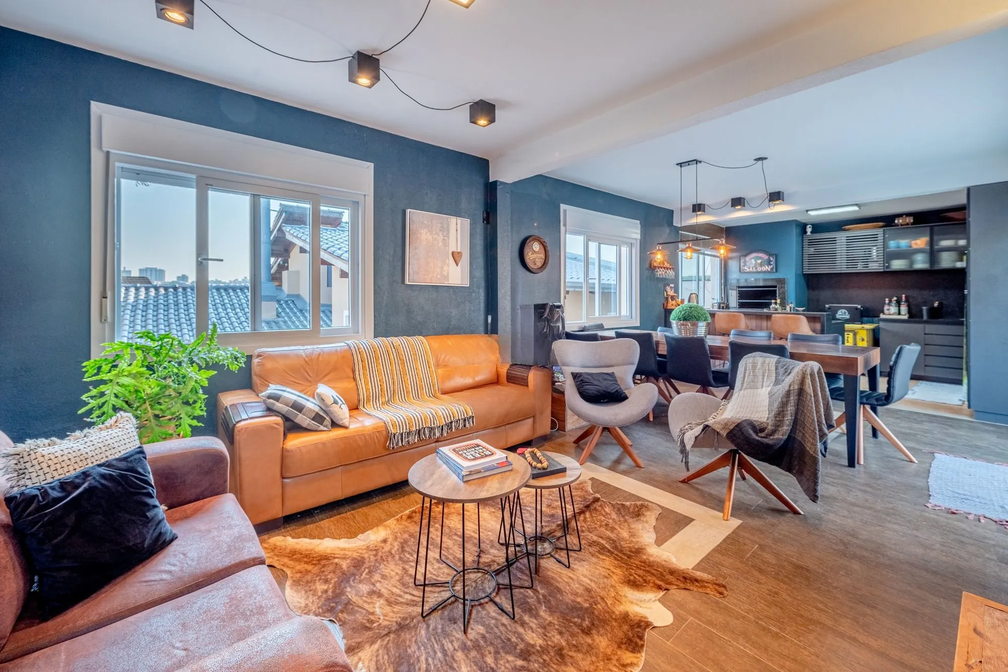 Imagem Casa com 357m² e 4 dormitórios, 3 suítes, 3 vagas