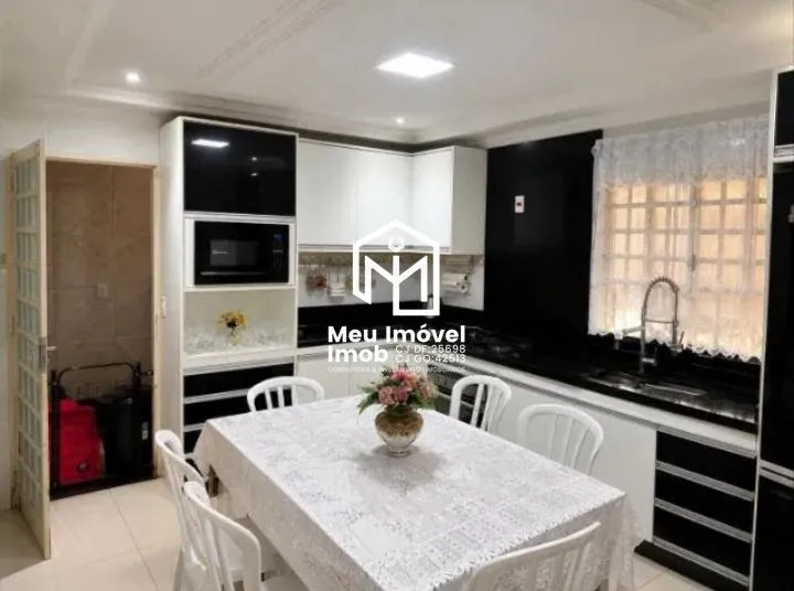 Imagem Casa 3 Quartos 4 Vagas 223m² Samambaia/DF