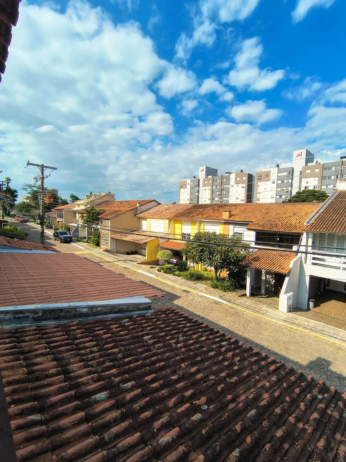 Imagem Sobrado 5 dorm em condominio com infra completa.