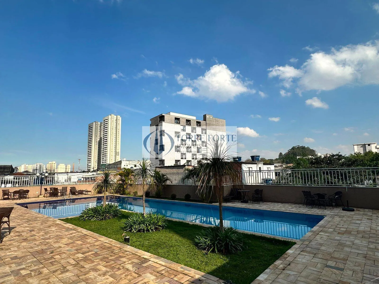 Imagem Lindo Apartamento com 2 dormitorios 2 vagas , varanda na Vila Carrão.