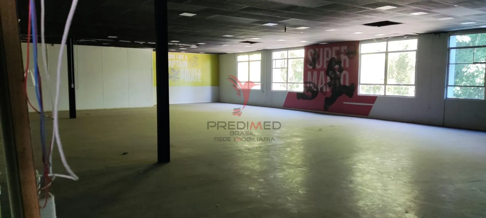 Imagem Galpão para venda com pé direito de 3 metros e com mais um terreno
