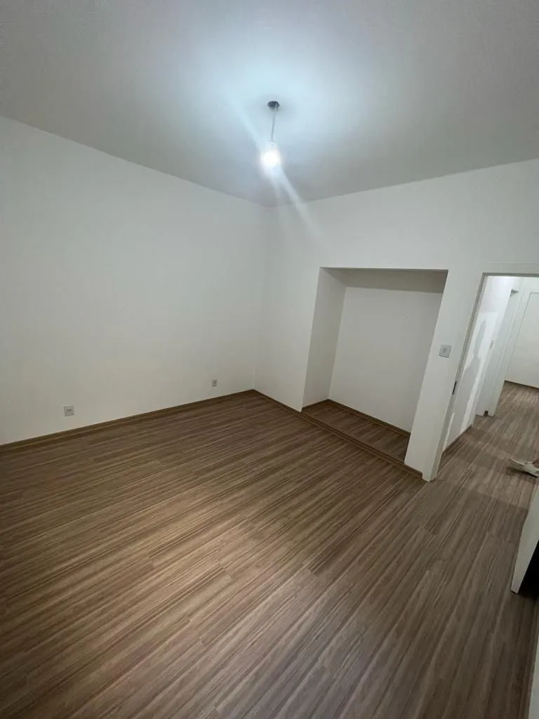 Imagem Apartamento GARDEN de 2 dormitórios Reformado. Próximo a 24 de Outubro.
