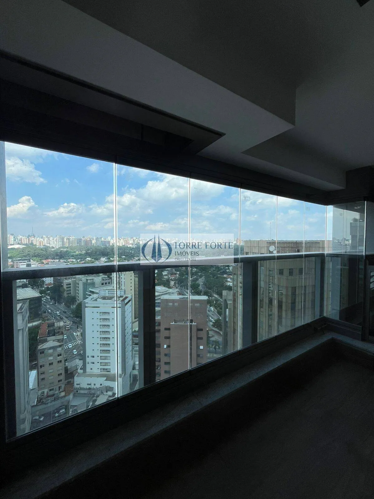 Foto do imóvel Studio com 42 m², 1 dormitório 1 banheiro 1 vaga de garagem, bem localizado em Rua Joaquim Floriano