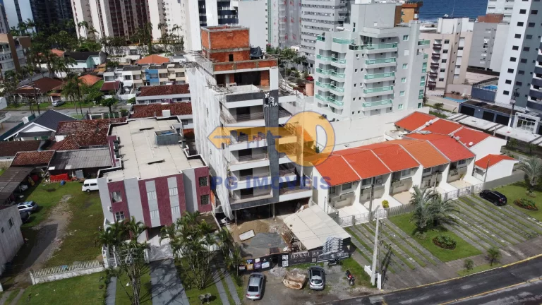 Imagem EXCELENTE COBERTURA DUPLEX EM CAIOBA COM 3 SUITES A 300m DO MAR