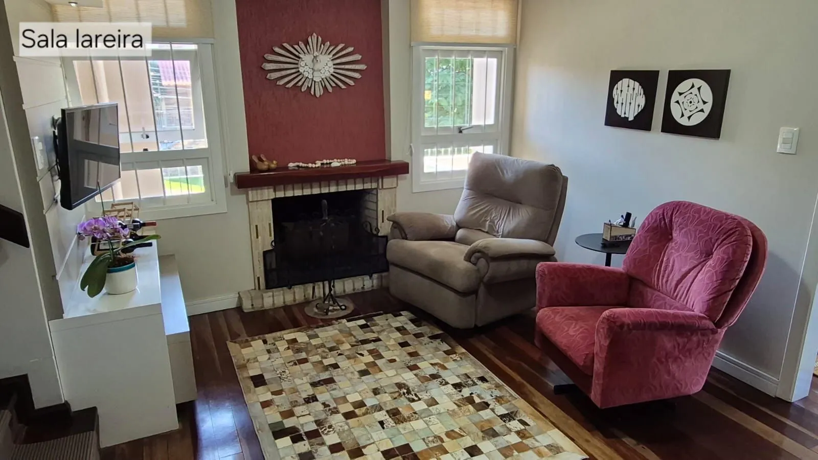 Imagem Excelente casa de 4 dormitórios, 1 suíte e 2 vagas em Novo Hamburgo.