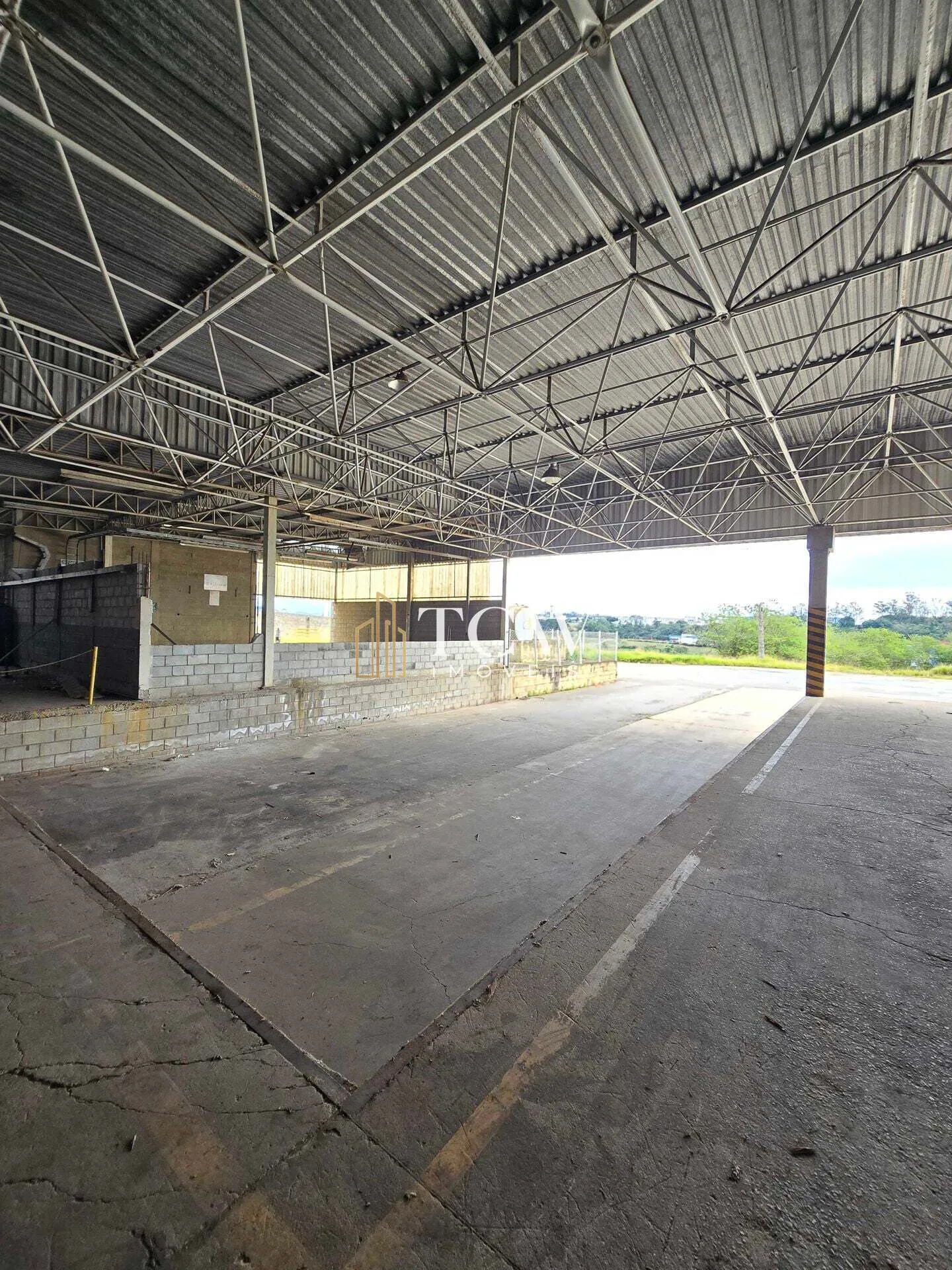 Imagem Galpão Logístico e Industrial com 22 docas para Locação em Suzano/SP | 13.320 m2
