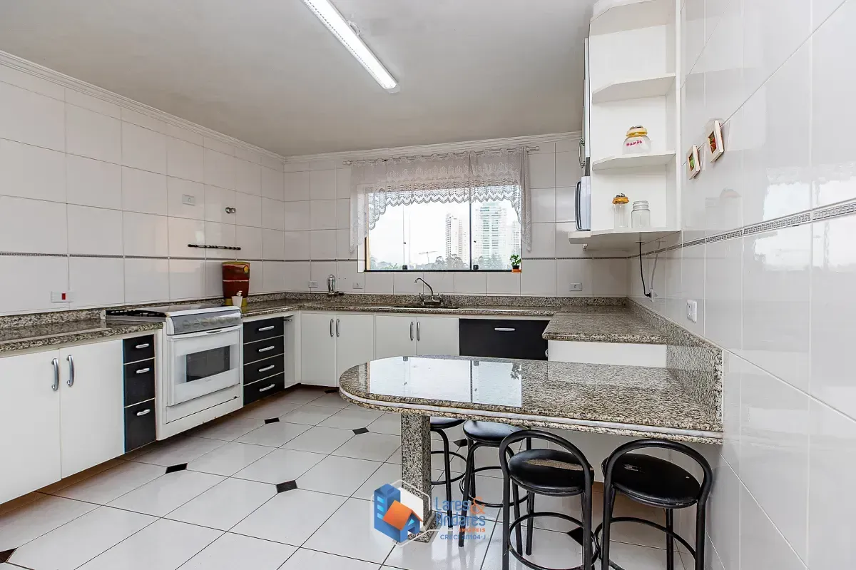 Imagem Sobrado para venda em Jardim Umuarama com 3 quartos, sendo 1 suíte, 396m²