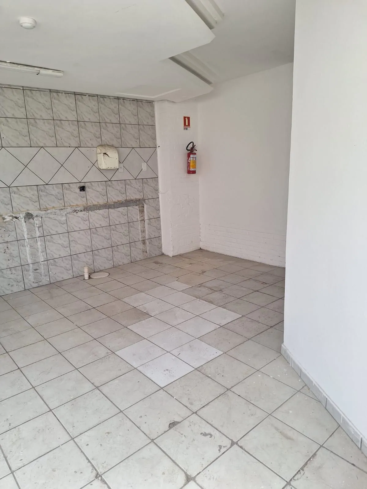 Imagem Prédio comercial com 3 andares