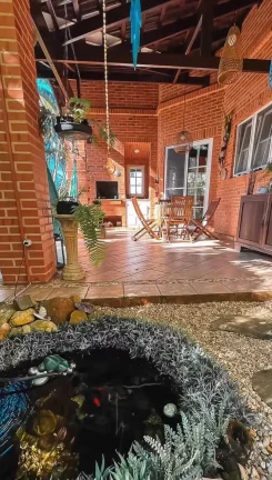 Imagem Casa alto padrão pé na areia com 3 suítes e 2 vagas de garagem no centro de Balneário Piçarras