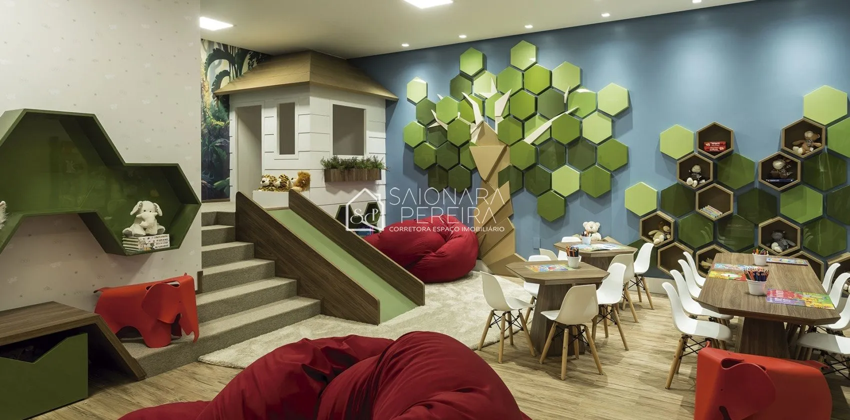 Imagem Apartamento MOBILIADO com 3 suítes e vista para o mar à venda no bairro Estreito, Florianópolis