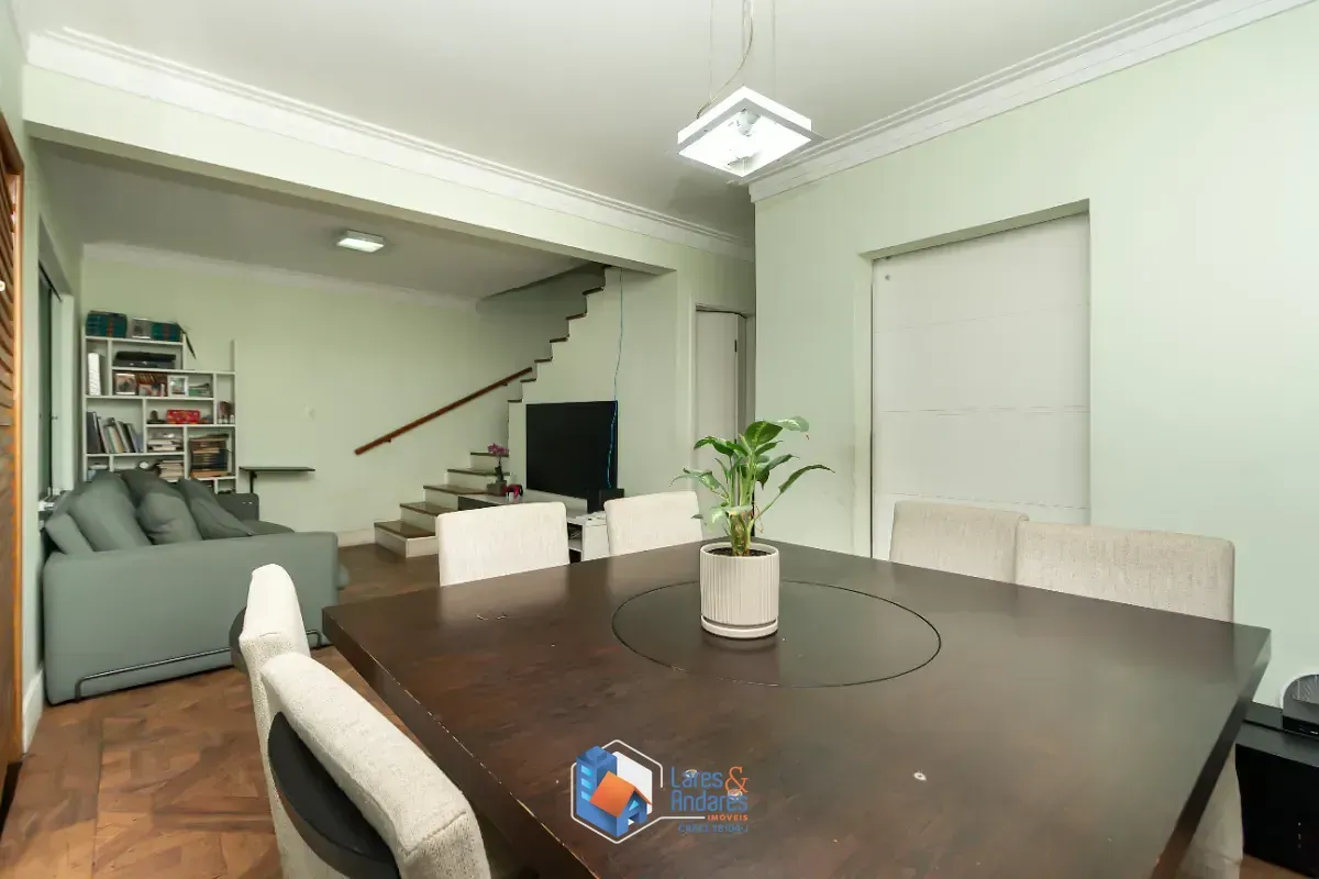 Imagem Sobrado para venda em Planalto Paulista com 3 quartos, sendo 1 suíte, 180m²