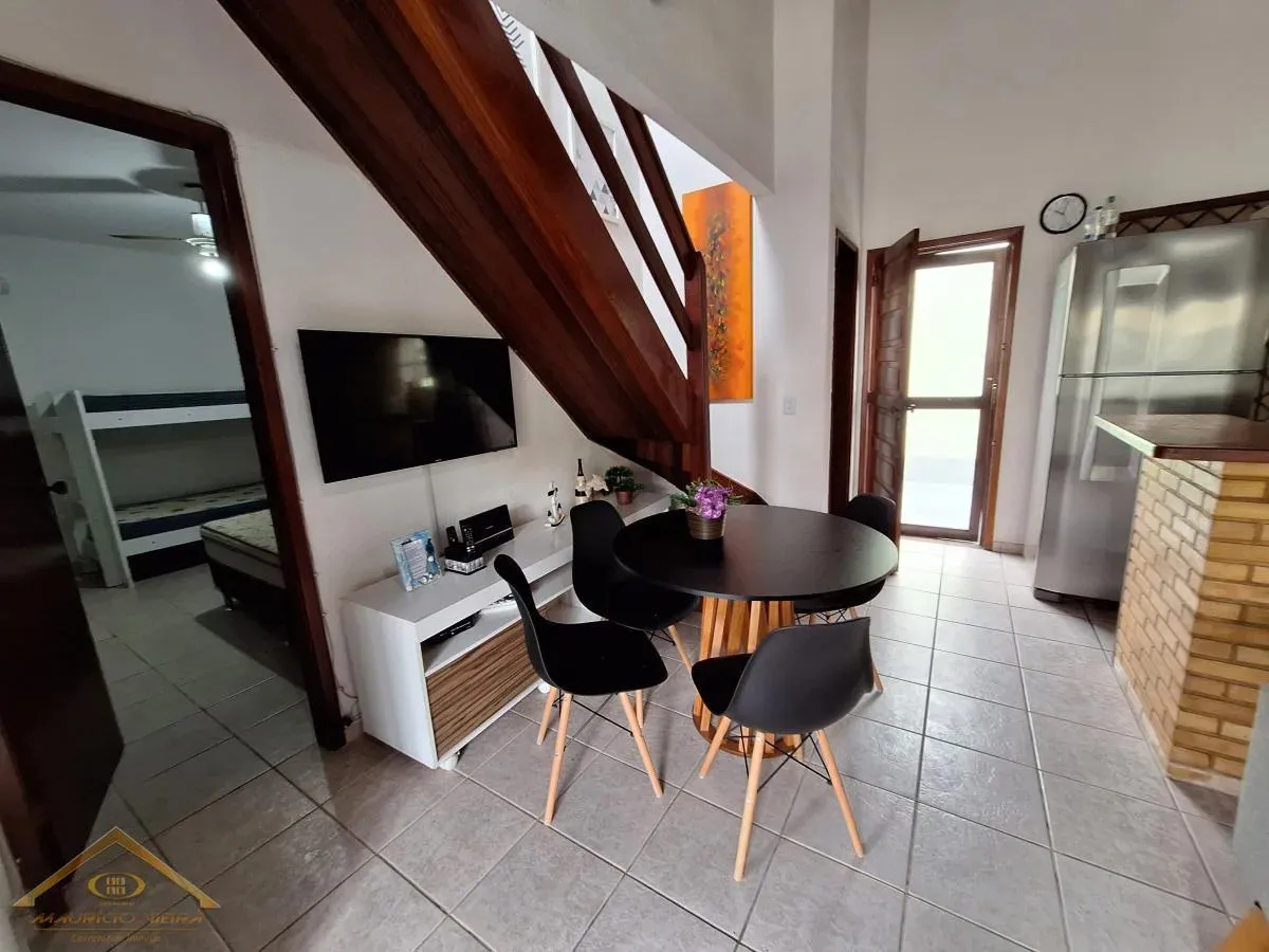 Imagem Casa em Condomínio para Venda em Cabo Frio / RJ no bairro Peró