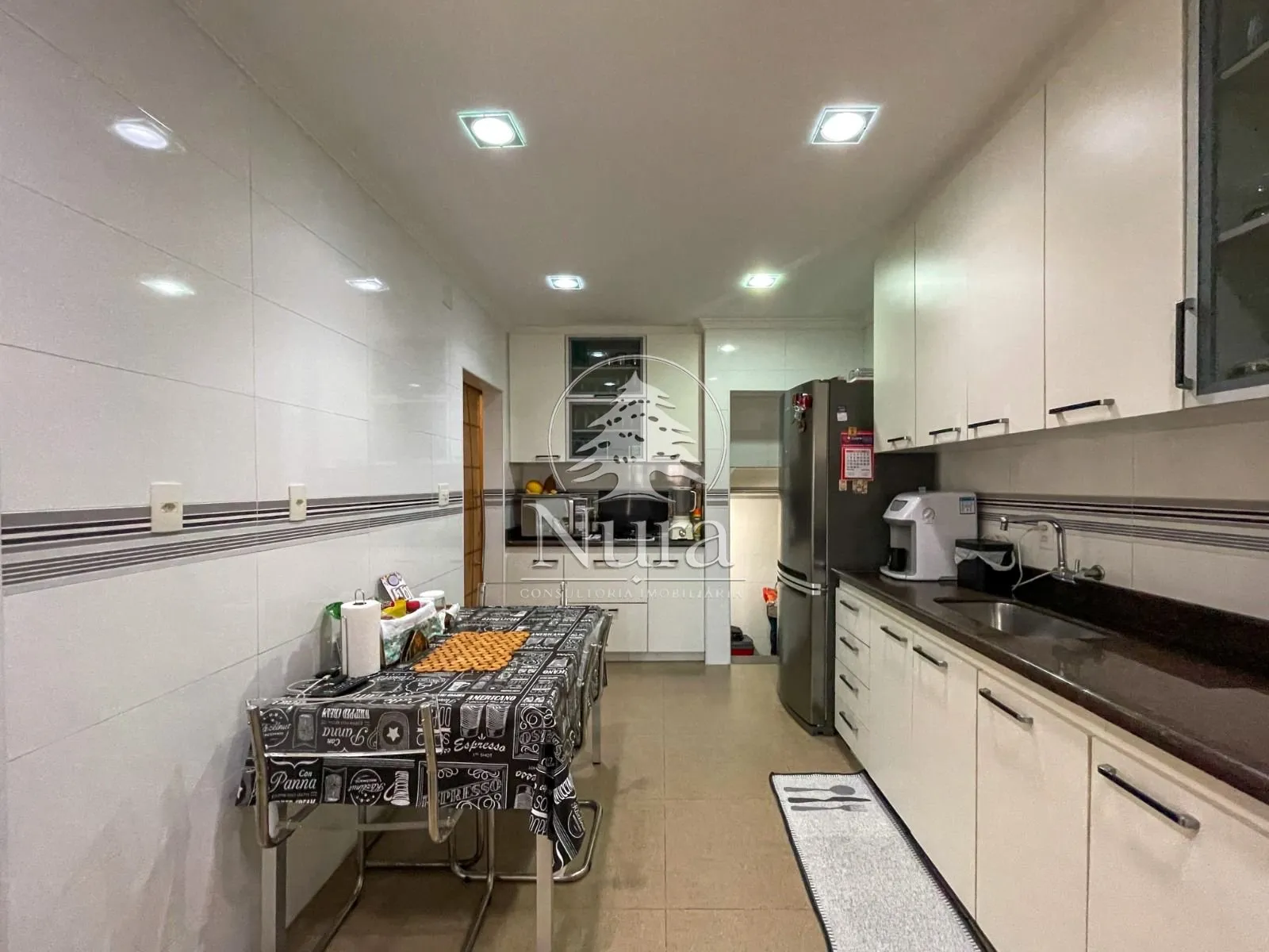 Imagem Sobrado de 4 quartos, 150m² no bairro Gonzaga, em Santos