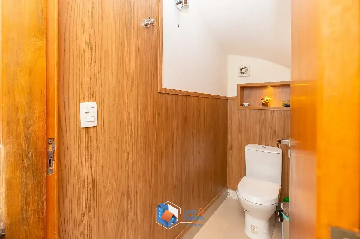 Imagem Casa para venda em Planalto Paulista com 3 quartos, sendo 1 suíte, 320m²