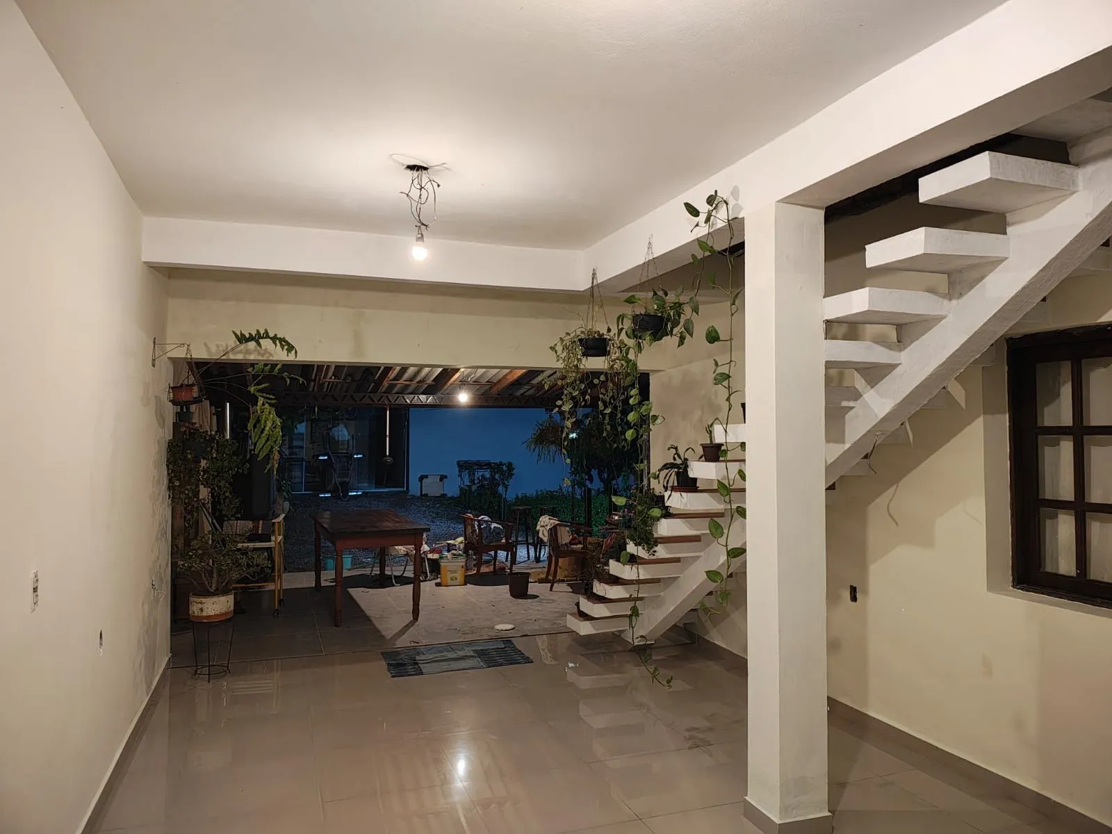 Imagem Casa para Venda - 182m², 2 dormitórios, sendo 1 suites, 3 vagas - Lami