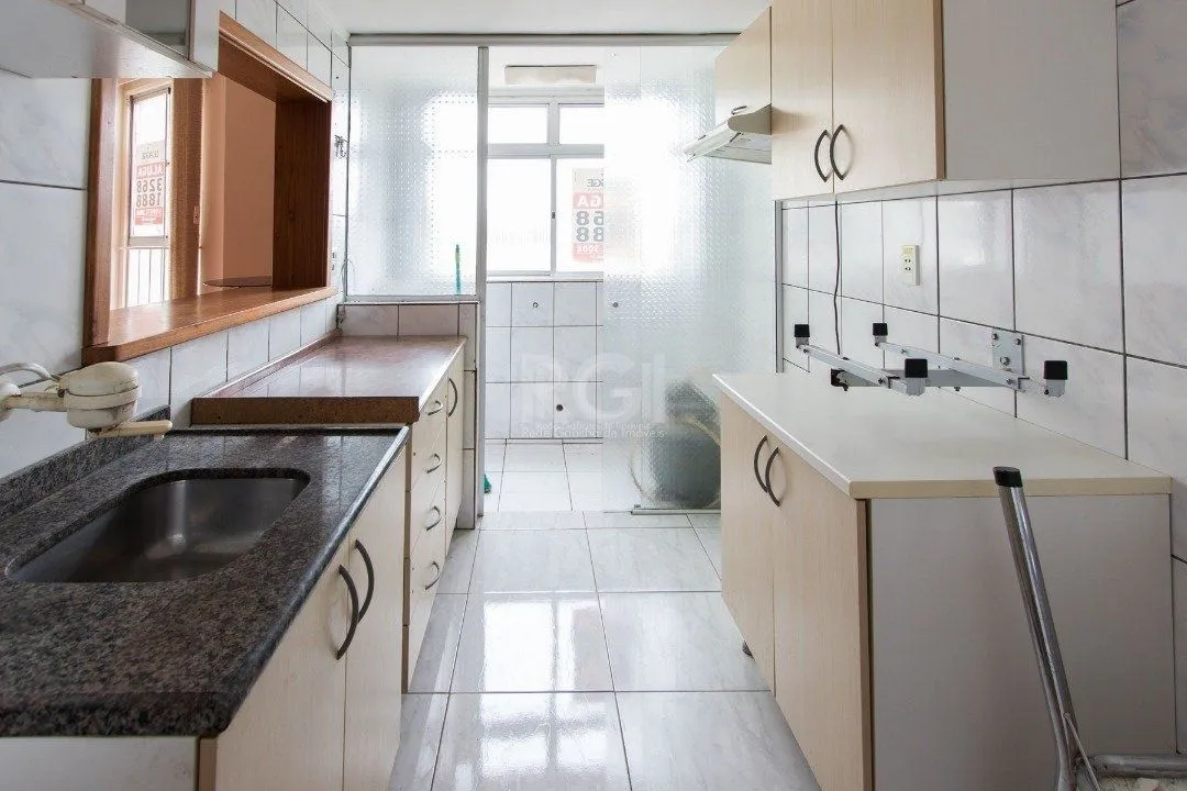 Imagem Apartamento de 2 dormitórios e 1 vaga de garagem no bairro Cristal.