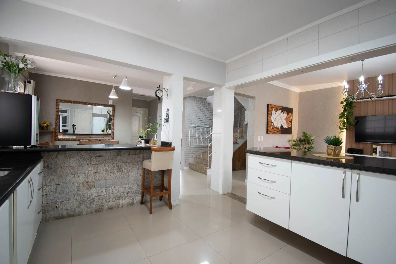 Imagem Casa sobrado no bairro Mont Serrat em Canoas