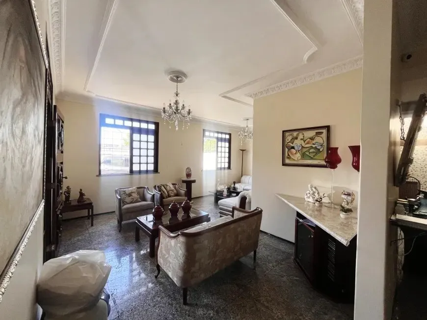 Imagem Casa para Venda em Fortaleza, Parquelândia, 3 dormitórios, 2 banheiros, 4 vagas