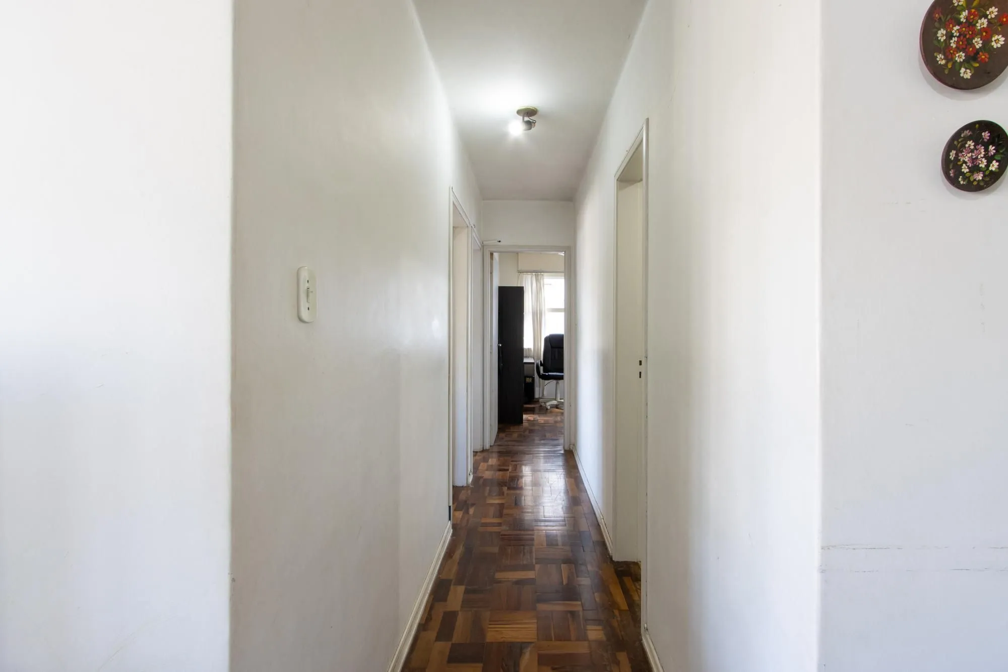 Imagem Apartamento de 3 dormitórios com uma vaga de garagem à venda no bairro Menino Deus - Porto Alegre