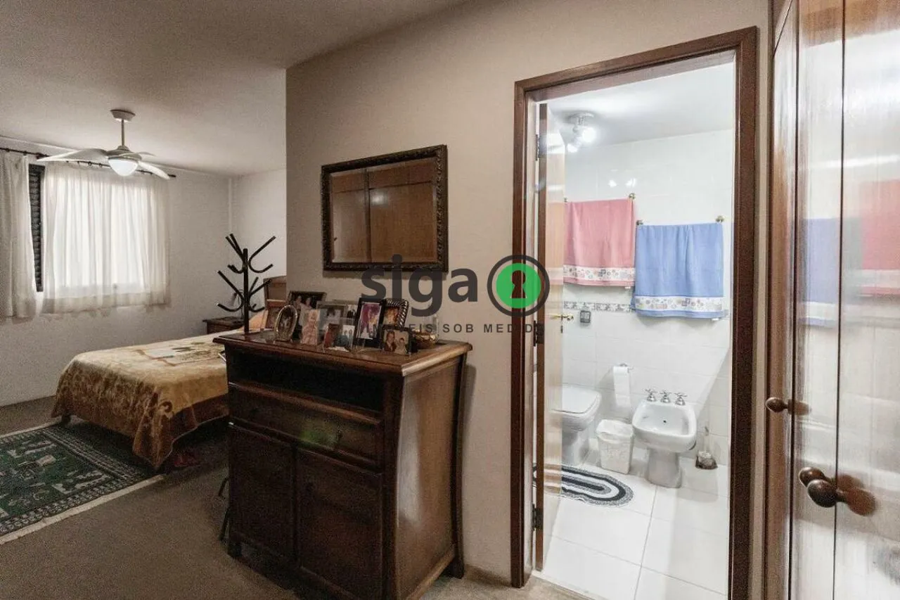 Imagem Apartamento em Moema de 4 Quartos com 4 Vagas - 275m² à Venda.