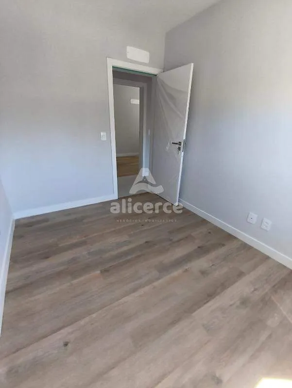 Imagem Apartamento à venda com 3 quartos 1 suíte, 87m² em Barreiros São José