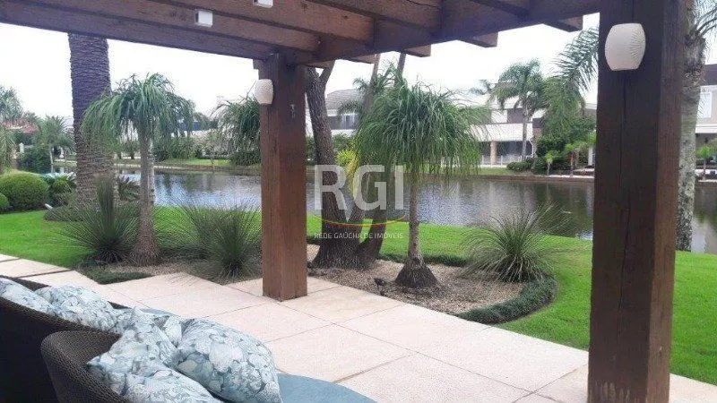 Imagem Casa para Venda - 728.71m², 6 dormitórios, sendo 6 suites, 3 vagas - Atlântida