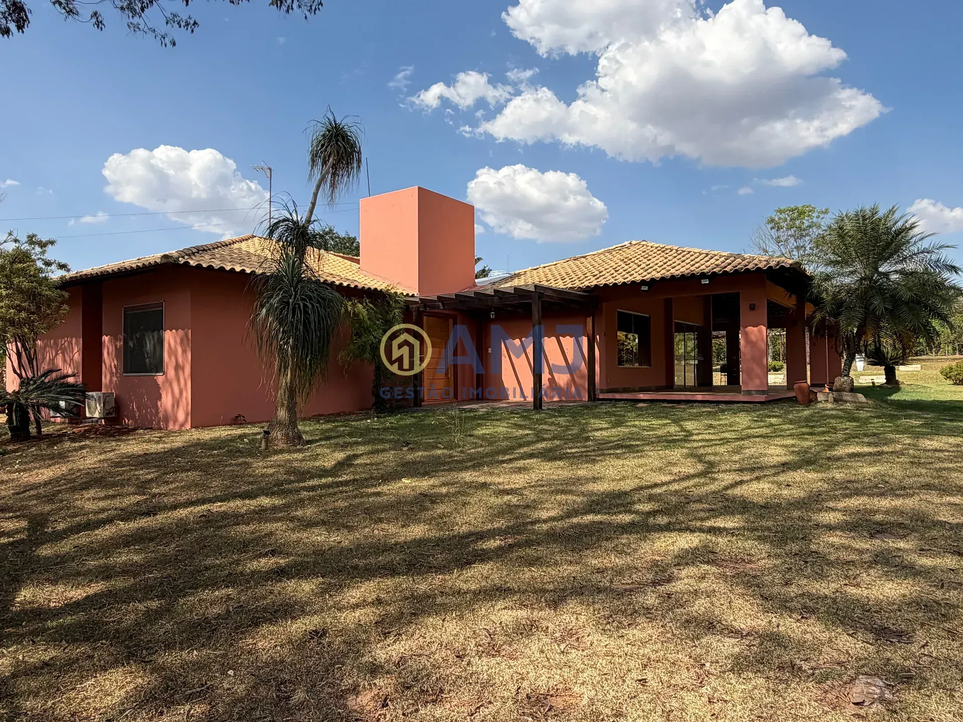 Foto do imóvel Casa de Alto Padrão para Aluguel no Condomínio Alto da Boa Vista - Senador Canedo em Endereço não informado