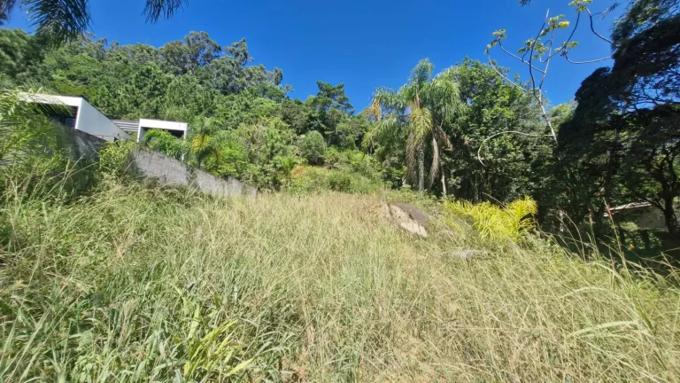Imagem Terreno Único com Vista Deslumbrante para a Lagoa e Montanhas!