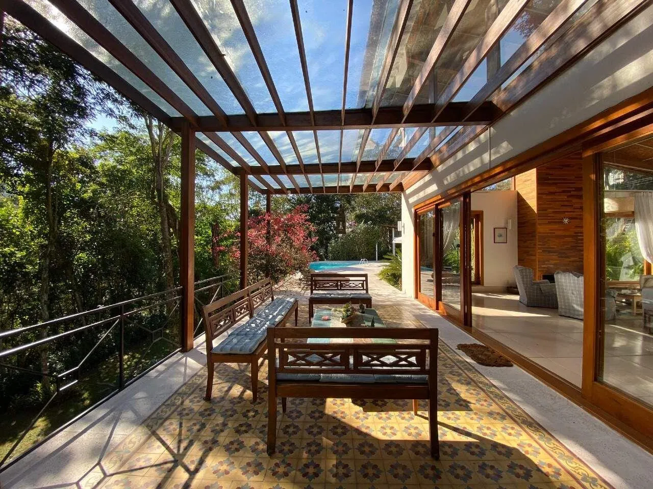 Imagem Casa em Condomínio para Venda em Petrópolis / RJ no bairro Itaipava